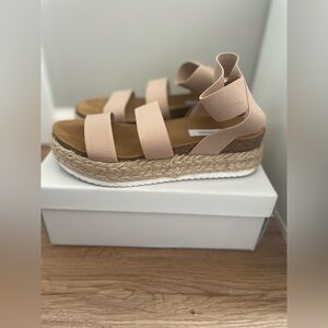 Steve Madden Women’s Kimmie Wedge Sandal